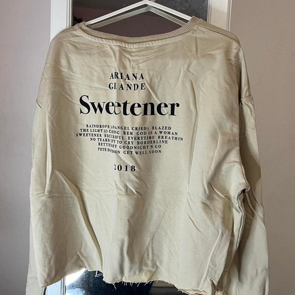 Ariana Grande Womens Cream and Tan Jumper